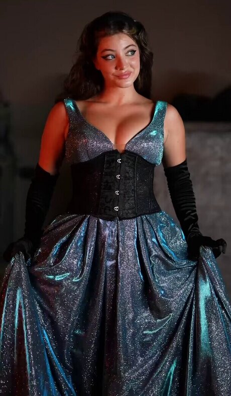 Leyla Afshonkar modelo pornografico fotos