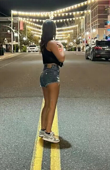 Arleigh Burke actriz libre imágenes