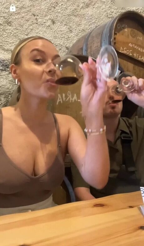 tetas asiáticas onlyfans caliente erótico fotos