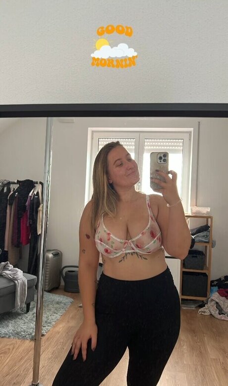 endlich zufrieden estrella erótica imágenes