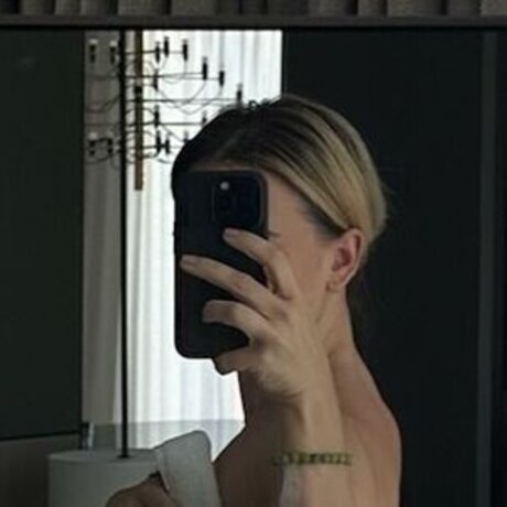 Julia R mmelt étoile xxx img