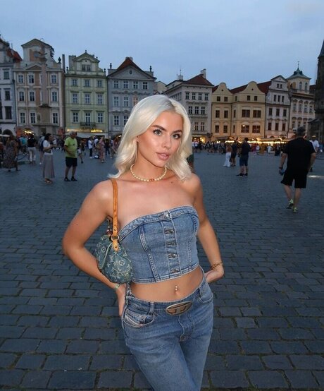 Kim Schiele actrice pornographique galeries