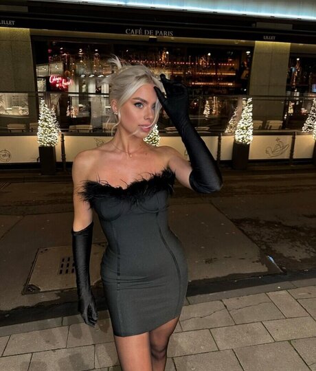 Kim Schiele étoile sexy collection