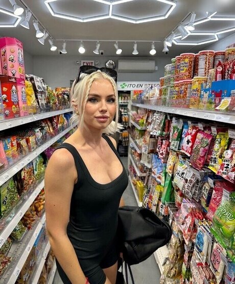 Kim Schiele estrella porno hermosa galerías