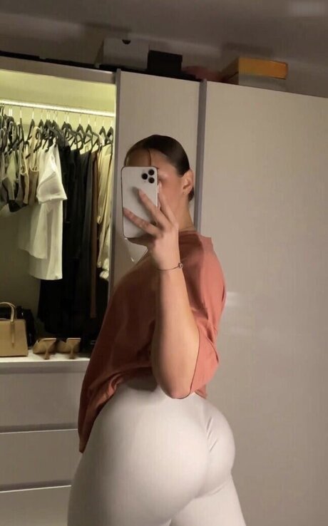 Annetthr pornstar art images