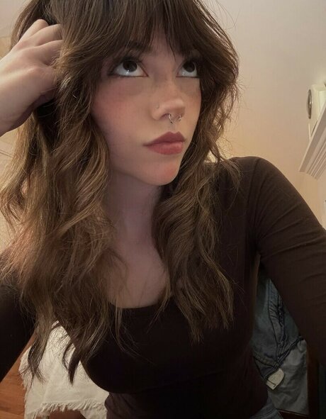 finseaa modèle magnifique des photos