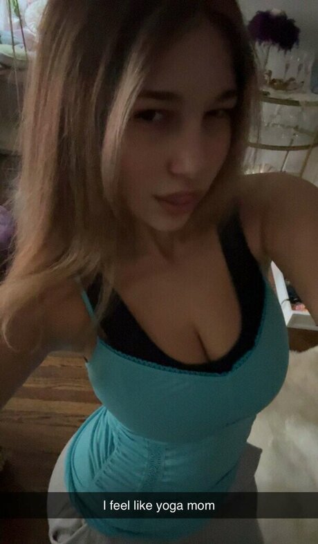 Sara Dobrik model free pictures