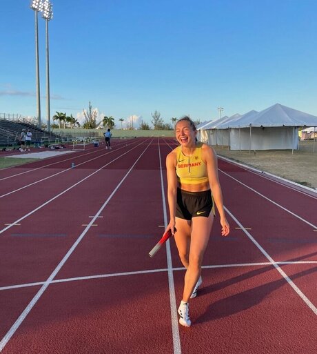 Gina L ckenkemper actriz de alta calidad archivo