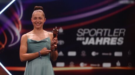 Gina L ckenkemper modelo hd foto