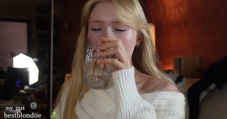 BestBlondiiecb actrice img