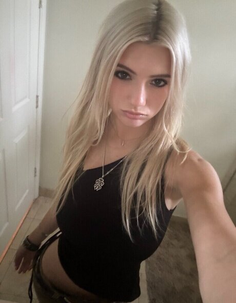 BestBlondiiecb star du porno gratuite img