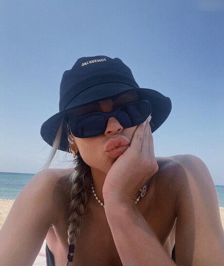 seins monstrueux onlyfans plutôt meilleur des photos