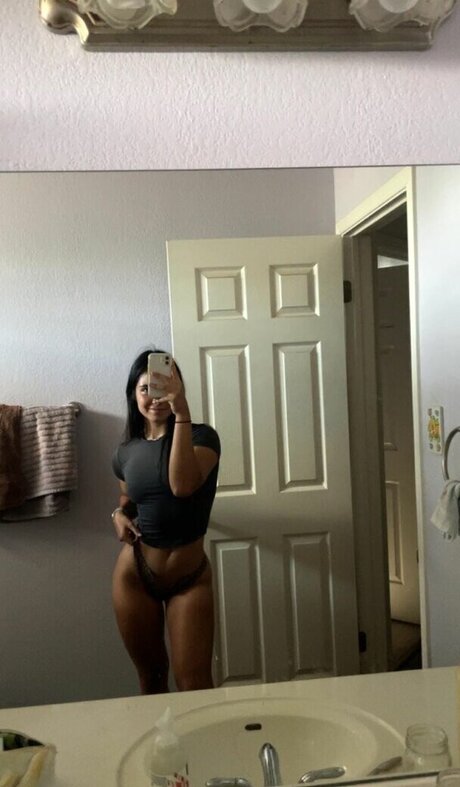 thelizzyporter haut modèle des photos