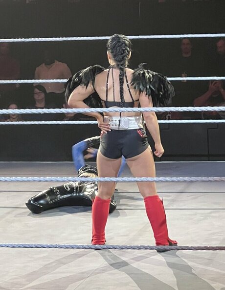 Lyra Valkyria estrella porno desnuda imagen