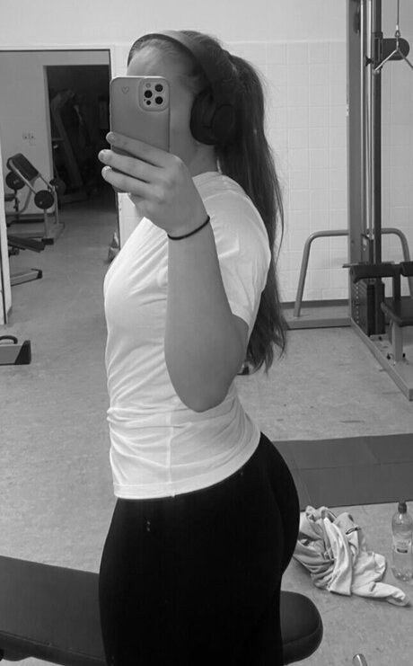 aileen slf modelo erótico imagen