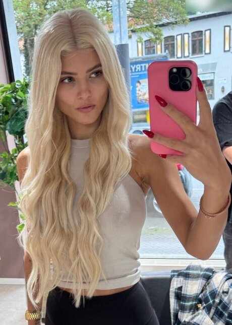 Milica Denise Umicevic modelo gratis galerías