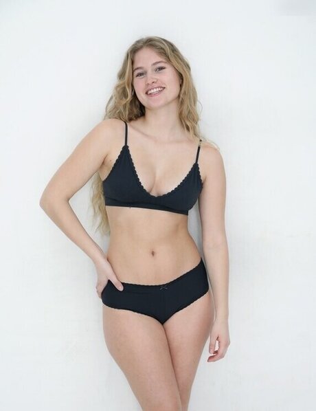 Zoe Kaeppele bonita estrella galerías