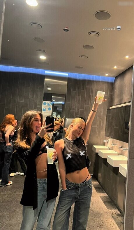 Zoe Kaeppele actrice porno archive