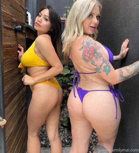 Emily Mai modelo foto