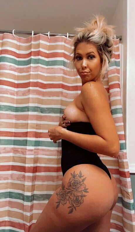 Lauren Ashley nus star du porno image