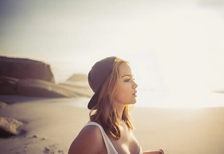 Emilia Sch le star du porno chaude photos