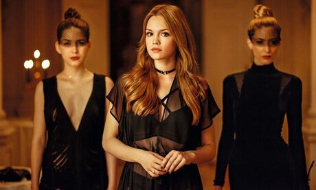 Emilia Sch le estrella porno caliente foto