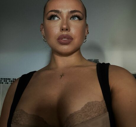 Olivia Alex erotic pornstar pics