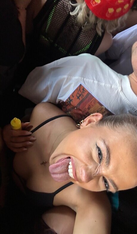 Olivia Alex pornstar pretty img