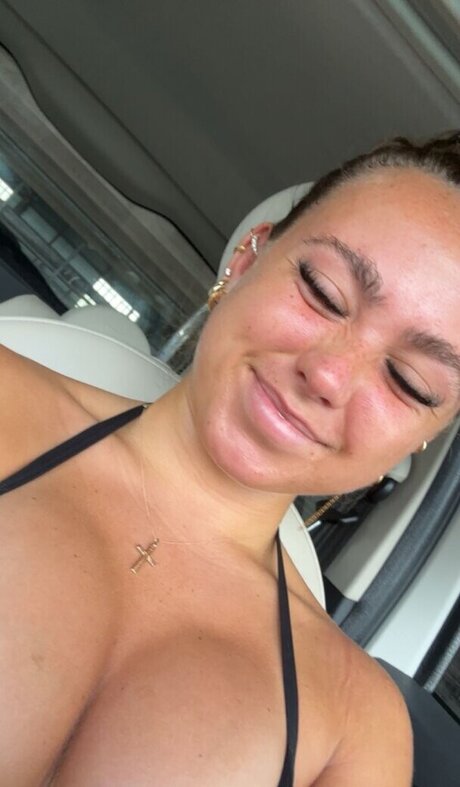 Olivia Alex hot star image