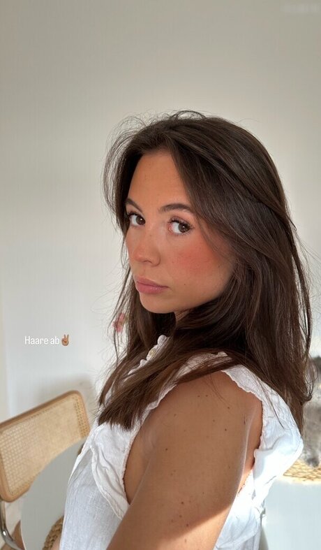 Celina Schacht estrella atractiva imágenes