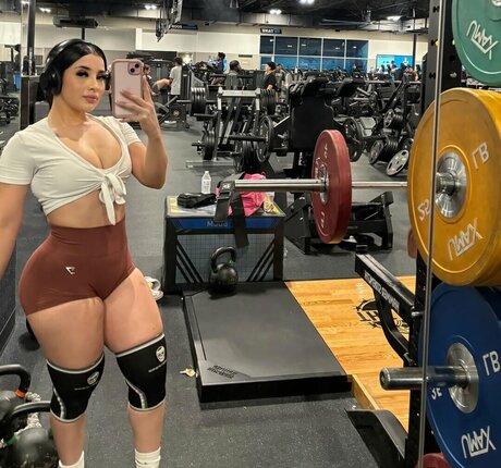 Karen Cantu beau modèle images