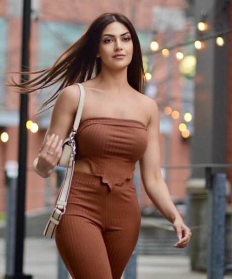 Yesha Sagar étoile gratuite galerie