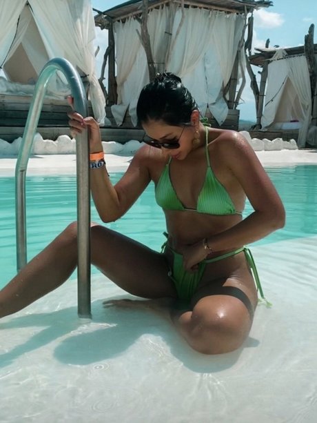 LA TATA VARGAS star pornographic photos