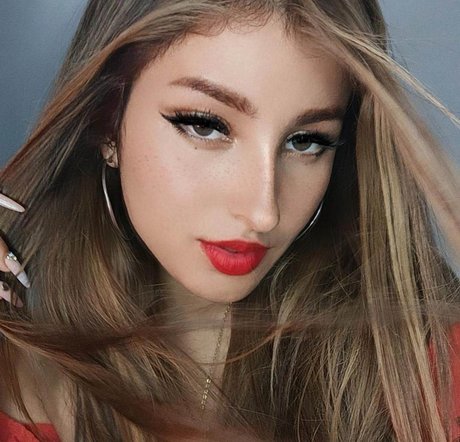 Paulette Novoa model hd photo