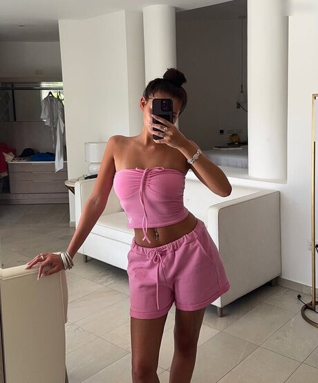 Videozeugs modèle érotique archive