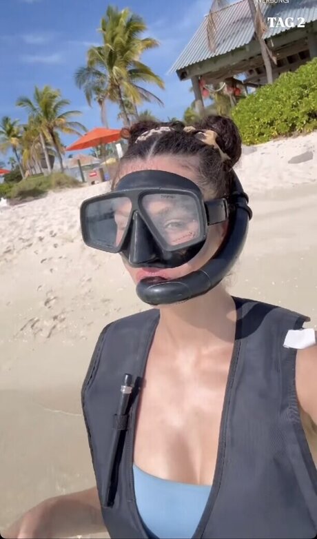 Betty Taube haut modèle images