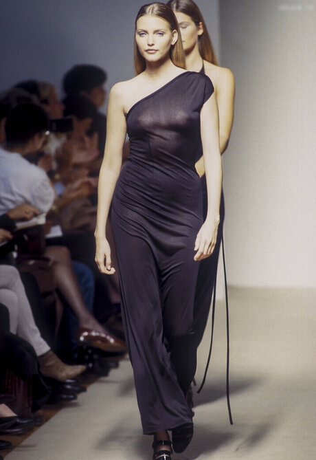 OOPS Deutsch modèle sexy images