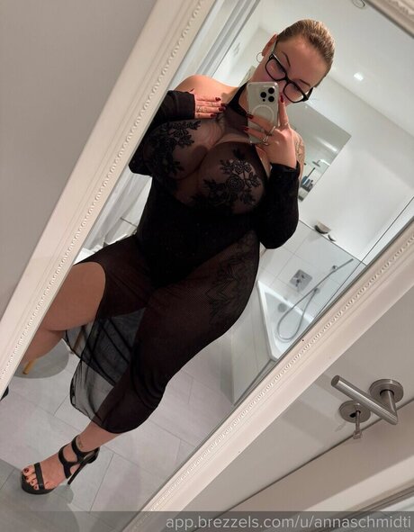 Anna Schmidt modelo galerías