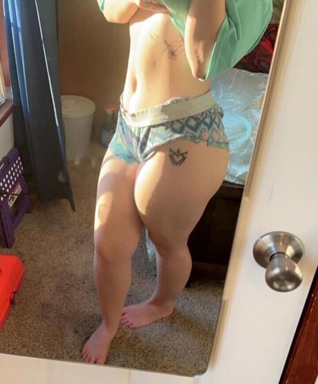 Jubbilix model erotic image