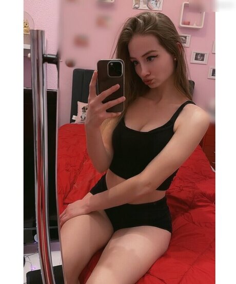 Nicki Anna modèle érotique galeries