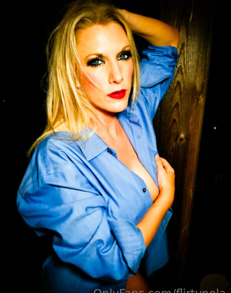 Flirty Nola top star des photos