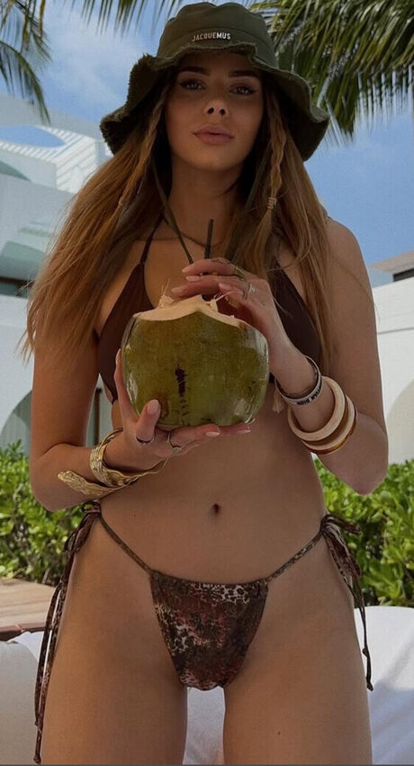 Larissa Neumann estrella fotos