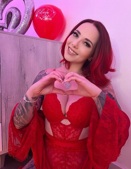 Nina Devil jolie actrice photo