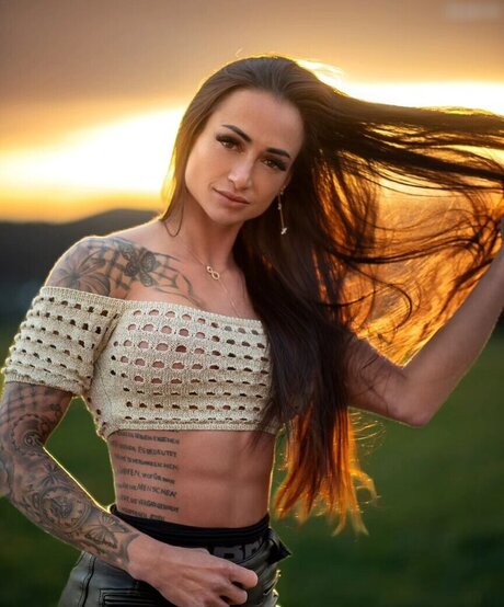 Jenny pfeiffer adult model image
