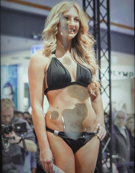 Cum Tributes modelo de arte fotos