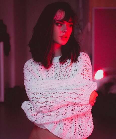 Emeline Faure hermosa estrella porno galerías