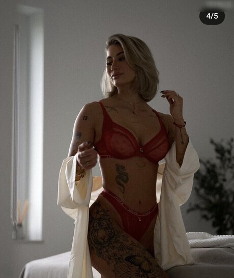 Lenaajoy bonita actriz galería