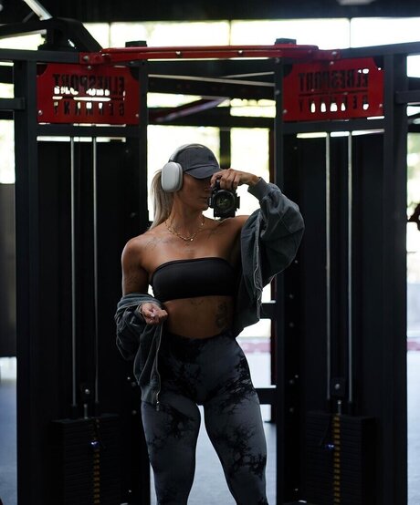 Lenaajoy arte modelo archivo