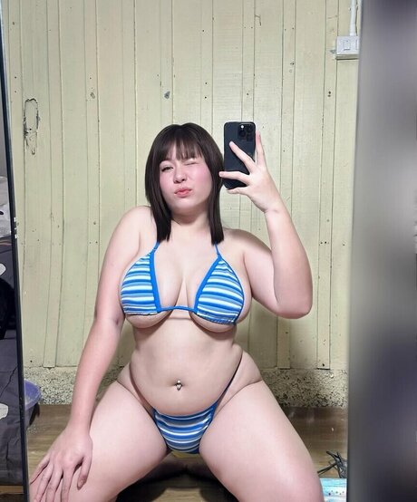 oprc18 erotic model photo