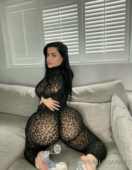 Lissa Aires star du porno érotique galerie